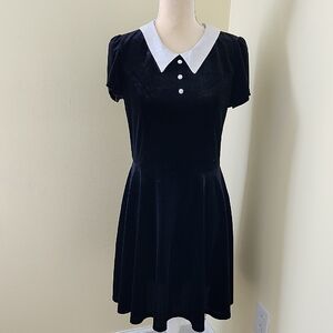 Hot Topic Black Velvet Wednesday Addams Dress Size L